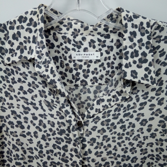 Damaged Equipment 100% Silk White Black Leopard Button Down Blouse XS Material - Picture 4 of 9